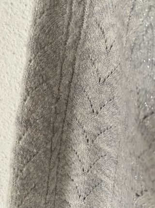 Jersey gris con calados