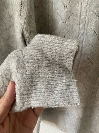 Jersey gris con calados