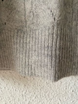 Jersey gris con calados