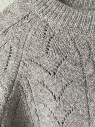 Jersey gris con calados