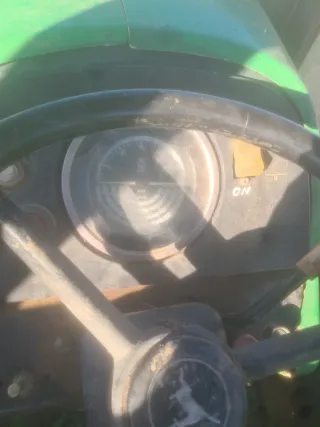 Tractor John Deere Verde con Pala