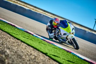 Suzuki GSXR 1000 K1 de circuito. Acepto cambios