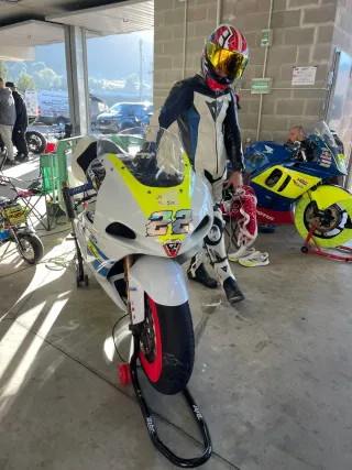 Suzuki GSXR 1000 K1 de circuito. Acepto cambios