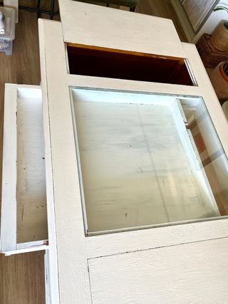 Mesa centro blanco roto con ruedas