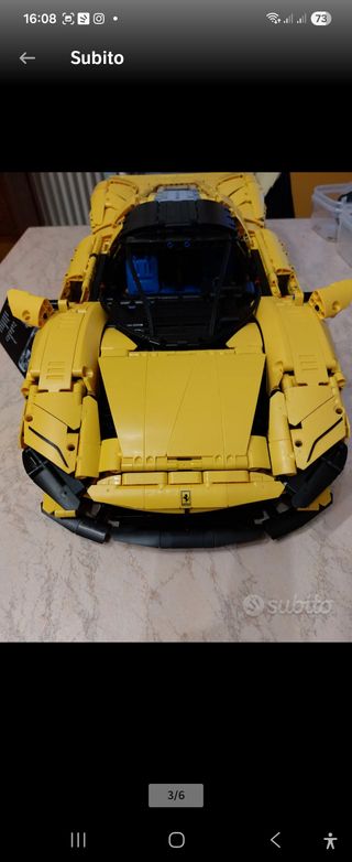 Macchina LEGO gialla