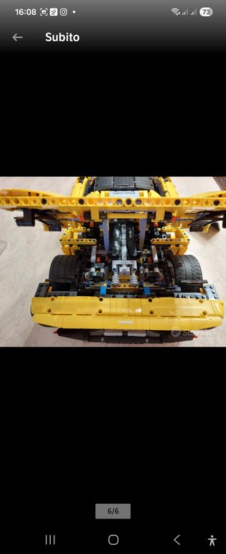 Macchina LEGO gialla