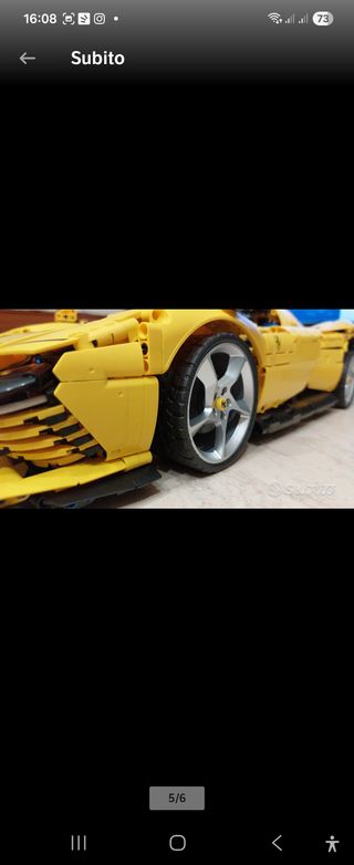 Macchina LEGO gialla