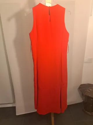 Vestido rojo de fiesta asimétrico