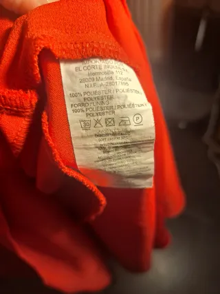 Vestido rojo de fiesta asimétrico