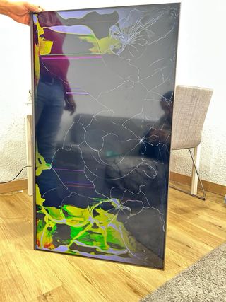 Televisor Samsung Negro con pantalla rota