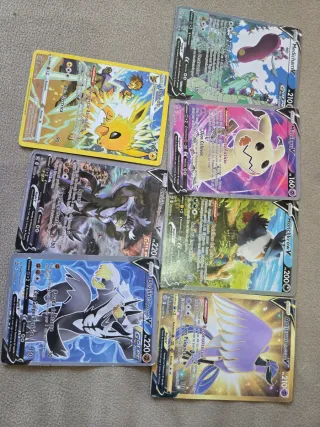 Cartas Pokémon V y VMAX