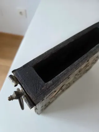 Cofre antiguo latón y hueso decorado antiguo