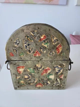 Cofre antiguo latón y hueso decorado antiguo