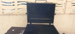 Spettacolare barbecue a carbone di legna