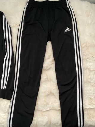 Chándal Adidas Negro con Rayas Blancas