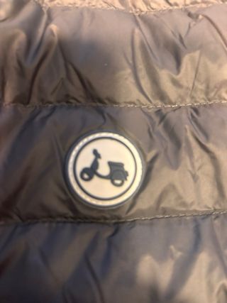 Chaqueta Scotta de plumas con capucha gris