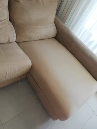 Sofá Chaise Longue Beige. De diseño Pedro Ortiz.