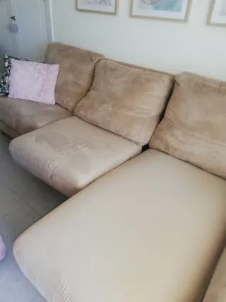 Sofá Chaise Longue Beige. De diseño Pedro Ortiz.