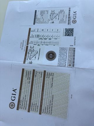 Colgante con diamante de roca con certificado