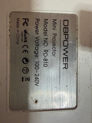 Proyector DBPOWER blanco y soporte techo.