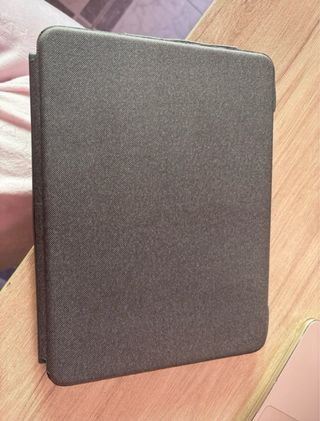 Logitech Combo Touch iPad Air 2022 Teclado