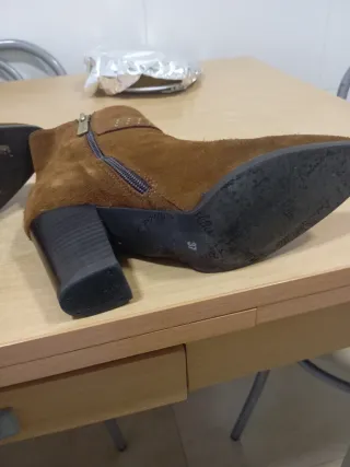 Botines de ante marrón