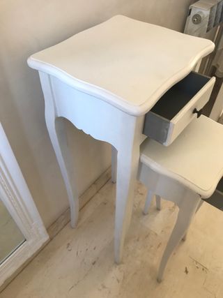 Mesas auxiliares blancas estilo vintage