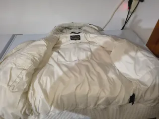 Bomber uomo imbottito con cappuccio