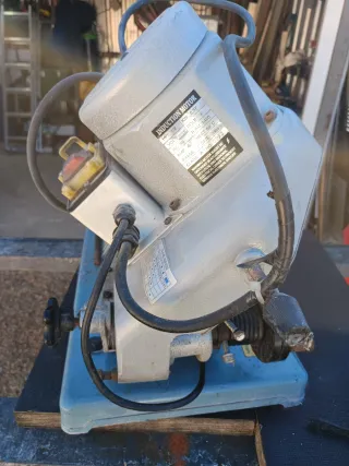 Sierra de cinta para metal HU 100 BM