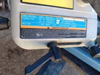 Sierra de cinta para metal HU 100 BM