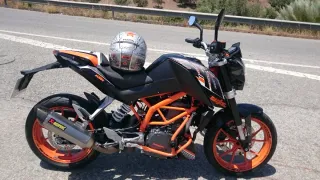 KTM Duke 390 Moto Deportiva Negra y Naranja