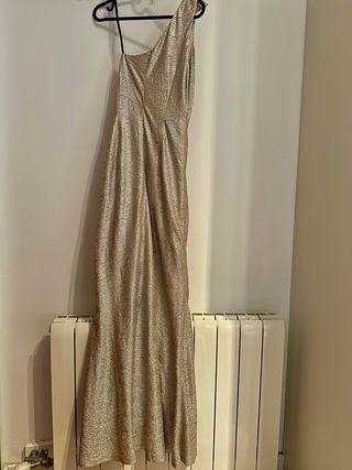 Vestido largo asimétrico dorado David Meister