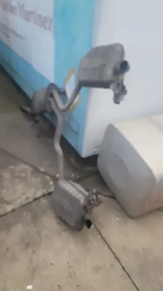 Línea de escape Audi a4 2.5 tdi