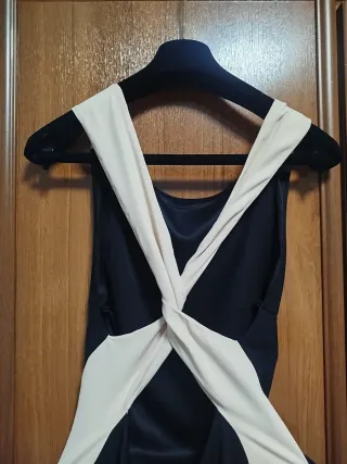 Vestido largo negro y blanco PRONOVIAS