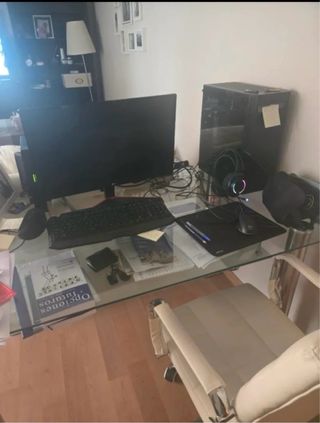 Escritorio Cristal y Silla Oficina Beige