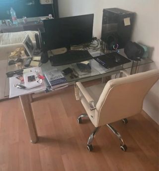 Escritorio Cristal y Silla Oficina Beige