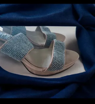 Sandalias Tintoretto Beige y Plateadas