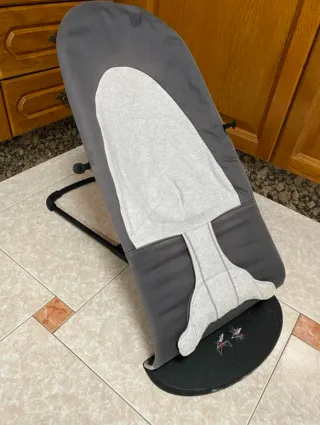 Hamaca Babybjorn para bebé gris y clara (2 fundas)