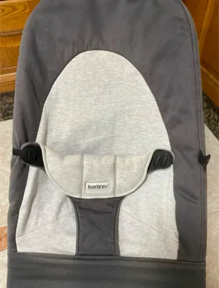 Hamaca Babybjorn para bebé gris y clara (2 fundas)