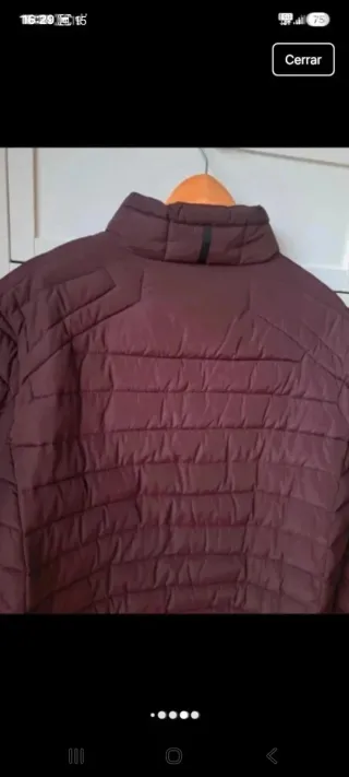 Plumífero caballero color berenjena