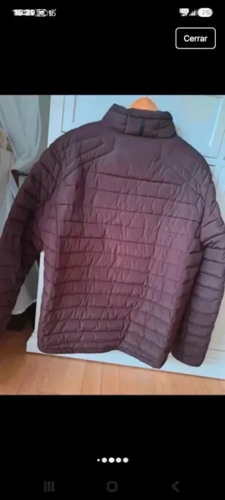 Plumífero caballero color berenjena