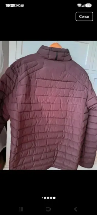 Plumífero caballero color berenjena