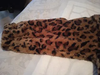 Chaqueta pelo leopardo cremallera