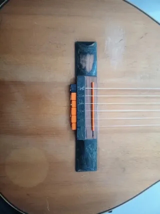 Guitarra clásica fretless