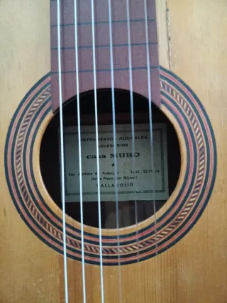 Guitarra clásica fretless