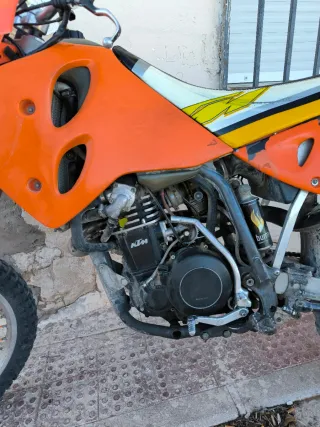 KTM 400 matriculada