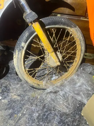Moto para reparar o piezas