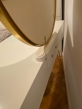 Tocador/Escritorio blanco con taburete rosa