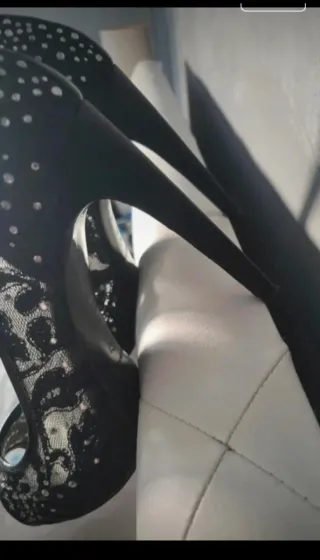 Peep-toes Karen Millen negros y plateados