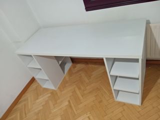 Escritorio blanco